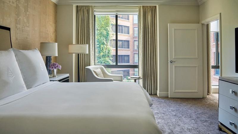 キングサイズベッドのスイートルーム, Four Seasons Washington Dc