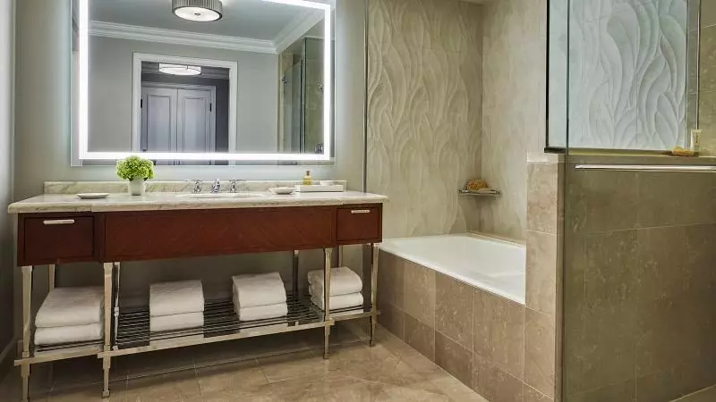 اتاق لوکس با تخت بزرگ, Four Seasons  Washington Dc