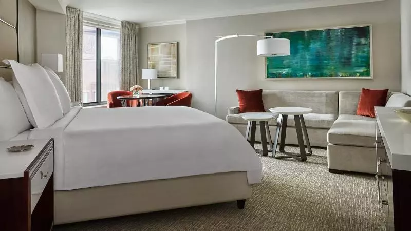 اتاق لوکس با تخت بزرگ, Four Seasons  Washington Dc