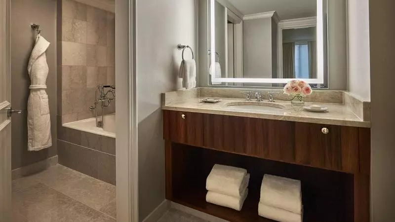 سوئیت پریمیوم, Four Seasons  Washington Dc