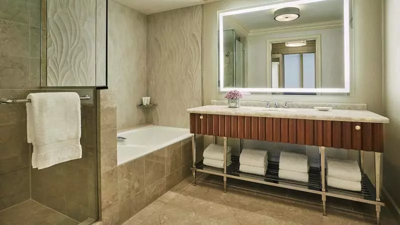 سوئیت پریمیوم, Four Seasons  Washington Dc