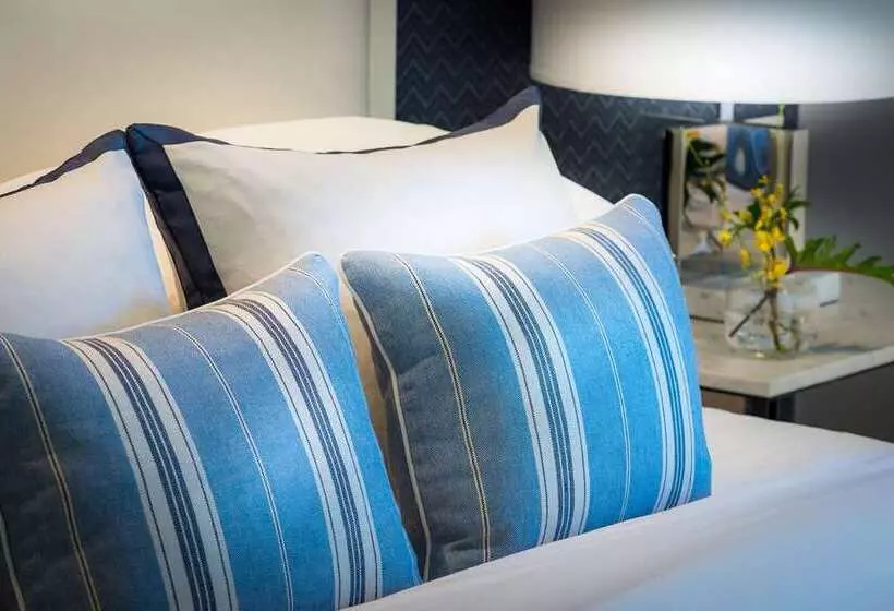 キングサイズベッドのスイートルーム, Hilton Chicago/oak Brook Suites