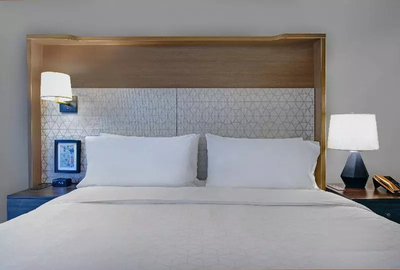 キングサイズベッドのエクゼクティブルーム, Holiday Inn Philadelphia Cherry Hill, An Ihg