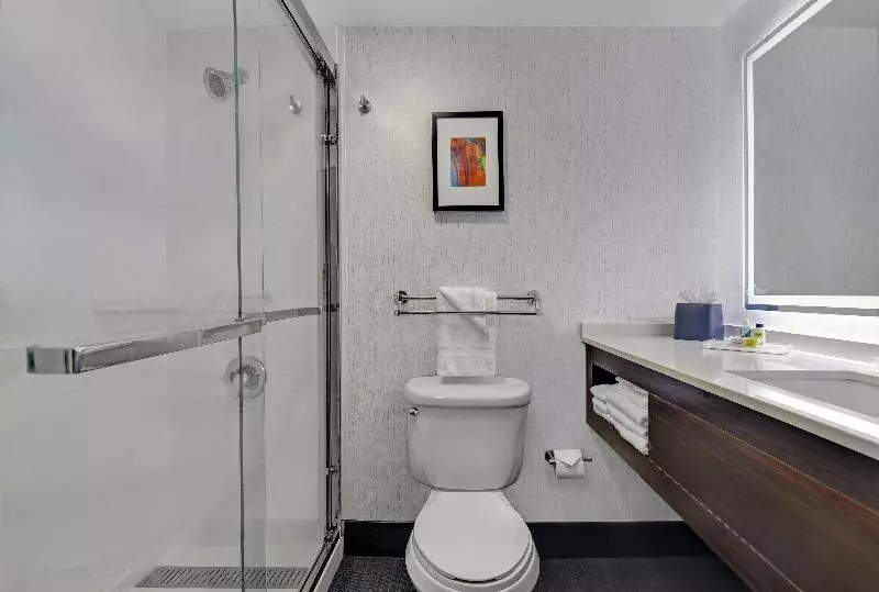 キングサイズベッドのエクゼクティブルーム, Holiday Inn Philadelphia Cherry Hill, An Ihg