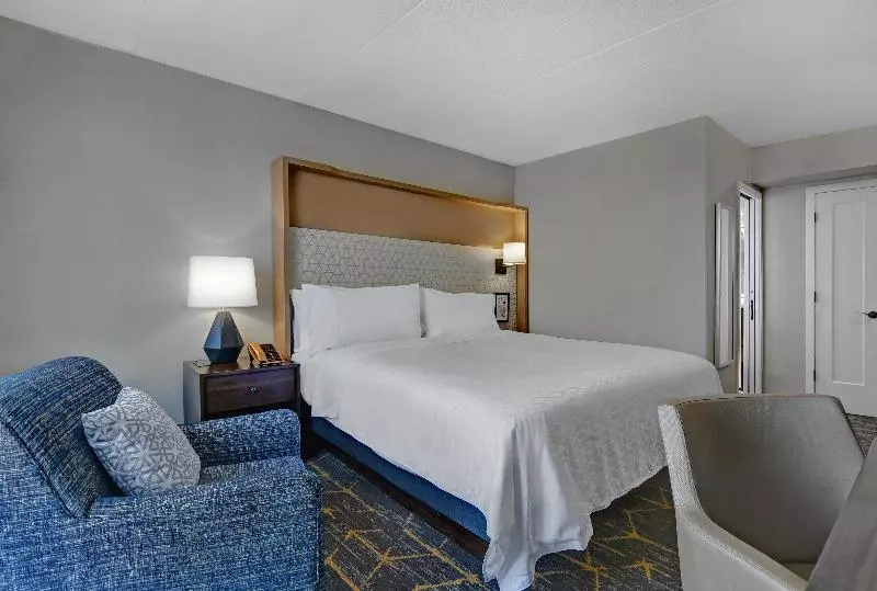 キングサイズベッドのエクゼクティブルーム, Holiday Inn Philadelphia Cherry Hill, An Ihg