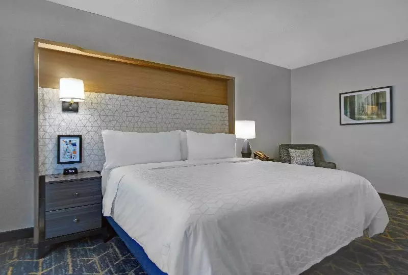 キングサイズベッドのエクゼクティブルーム, Holiday Inn Philadelphia Cherry Hill, An Ihg