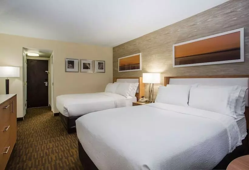 2ダブルベッドのスタンダードルーム, Holiday Inn Saratoga Springs, An Ihg