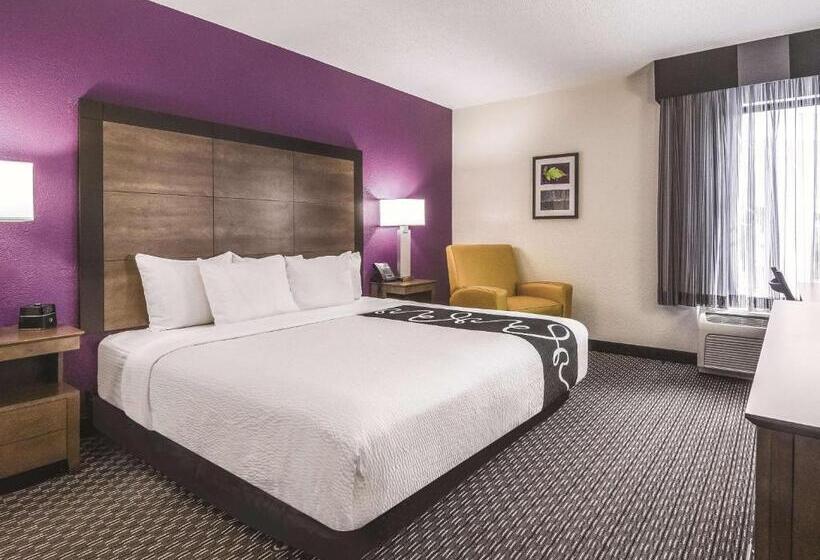 장애인을 위한 킹사이즈 침대 스탠다드 룸, La Quinta By Wyndham Myrtle Beach   N. Kings Hwy