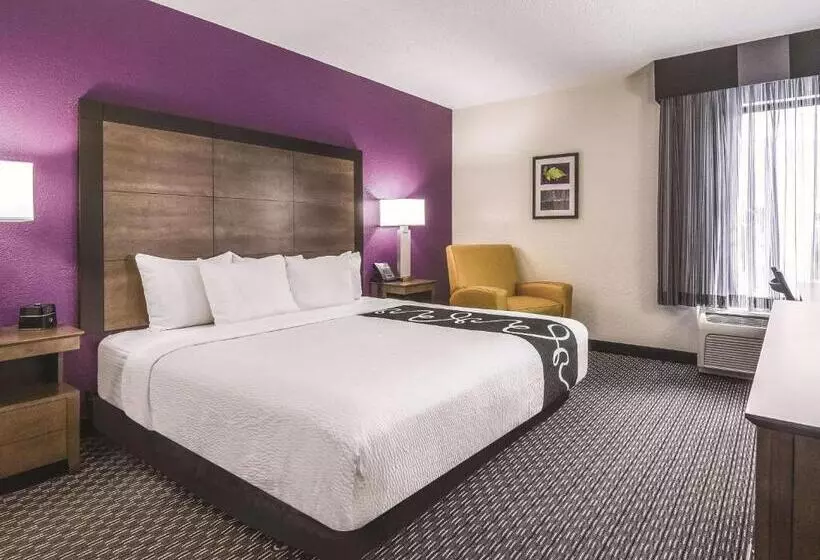 身障者適用キングサイズベッドルーム, La Quinta By Wyndham Myrtle Beach N. Kings Hwy