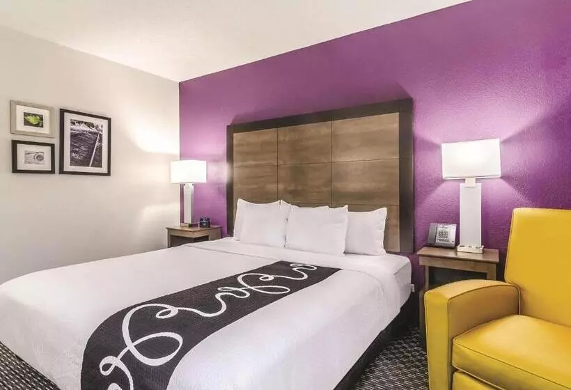 身障者適用キングサイズベッドルーム, La Quinta By Wyndham Myrtle Beach N. Kings Hwy