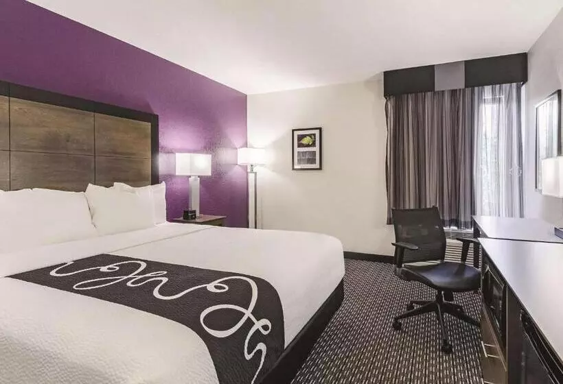 キングサイズベッドのデラックスルーム, La Quinta By Wyndham Myrtle Beach N. Kings Hwy