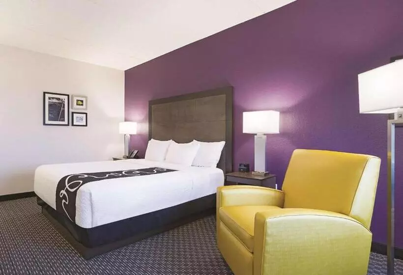 キングサイズベッドのデラックスルーム, La Quinta By Wyndham Myrtle Beach N. Kings Hwy