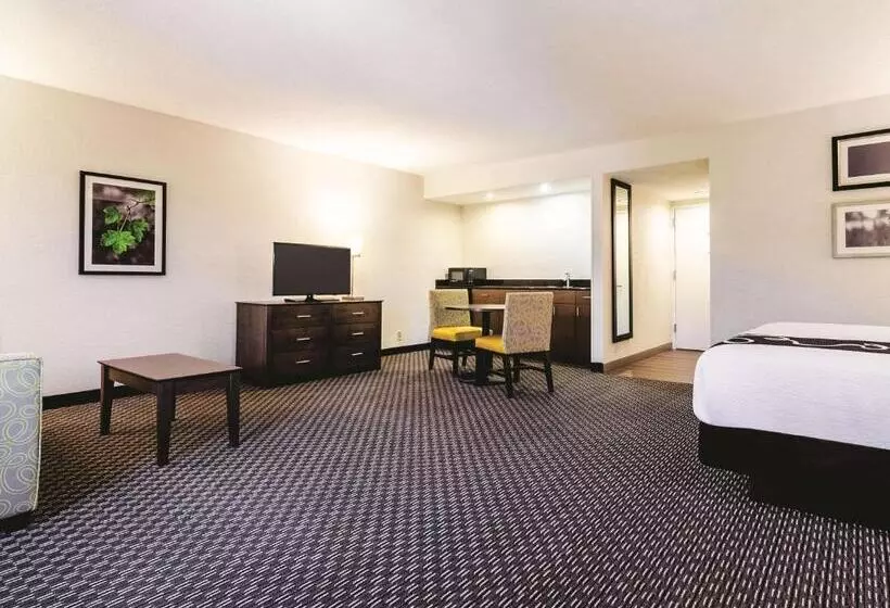 キングサイズベッドのデラックススイート, La Quinta By Wyndham Myrtle Beach N. Kings Hwy