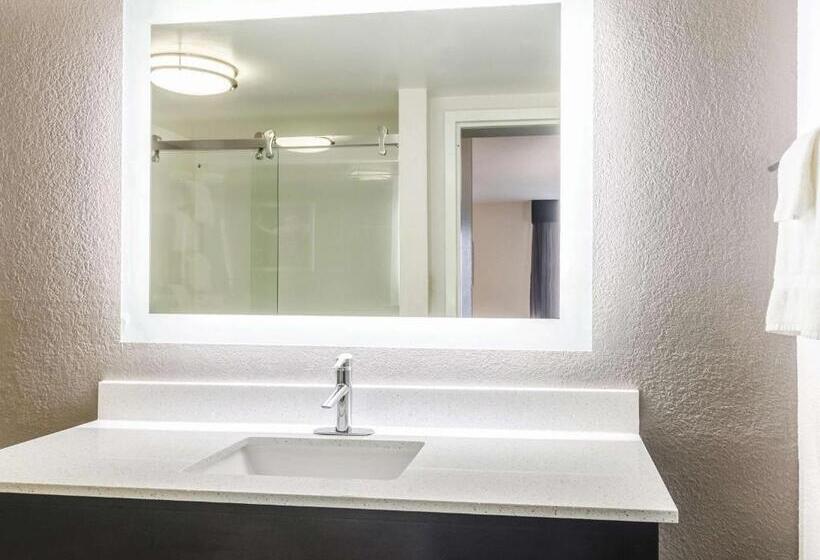 Номер Deluxe Кровать Кинг, La Quinta By Wyndham Myrtle Beach   N. Kings Hwy