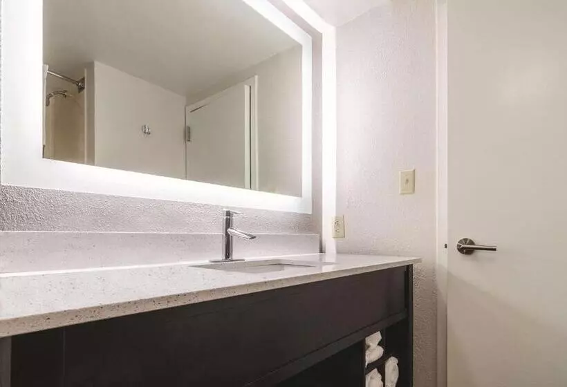 身障者適用スイートルーム, La Quinta By Wyndham Myrtle Beach N. Kings Hwy
