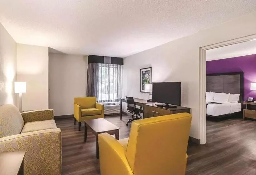 身障者適用スイートルーム, La Quinta By Wyndham Myrtle Beach N. Kings Hwy