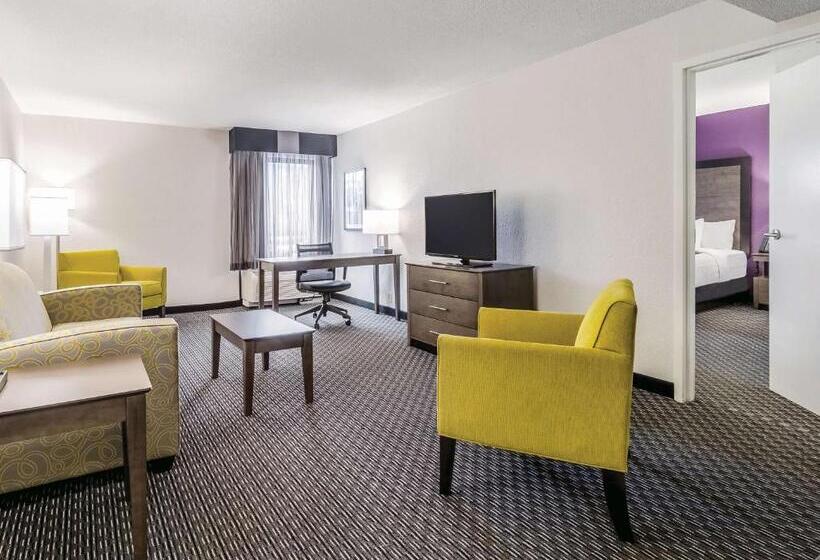 스위트 킹사이즈 침대, La Quinta By Wyndham Myrtle Beach   N. Kings Hwy