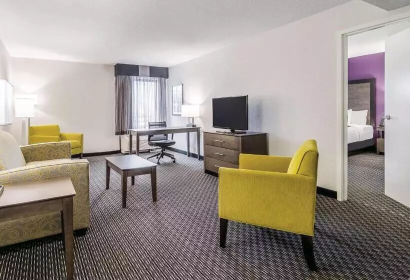 キングサイズベッドのスイートルーム, La Quinta By Wyndham Myrtle Beach N. Kings Hwy