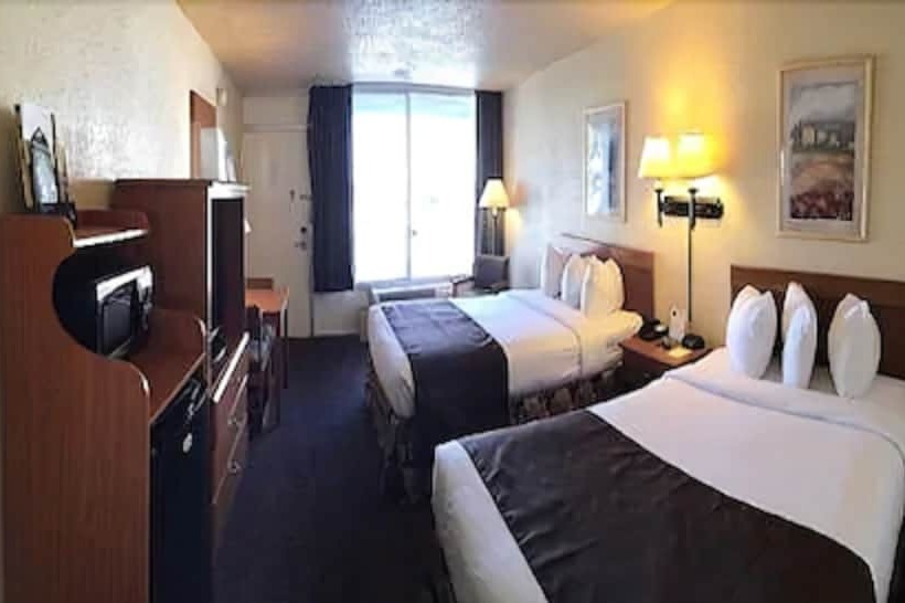اتاق استاندارد با 2 تخت دوبل, Whitten Inn University