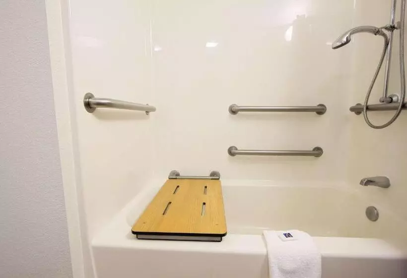 キングサイズベッドのスタンダードルーム, Motel 6 East Brunswick, Nj