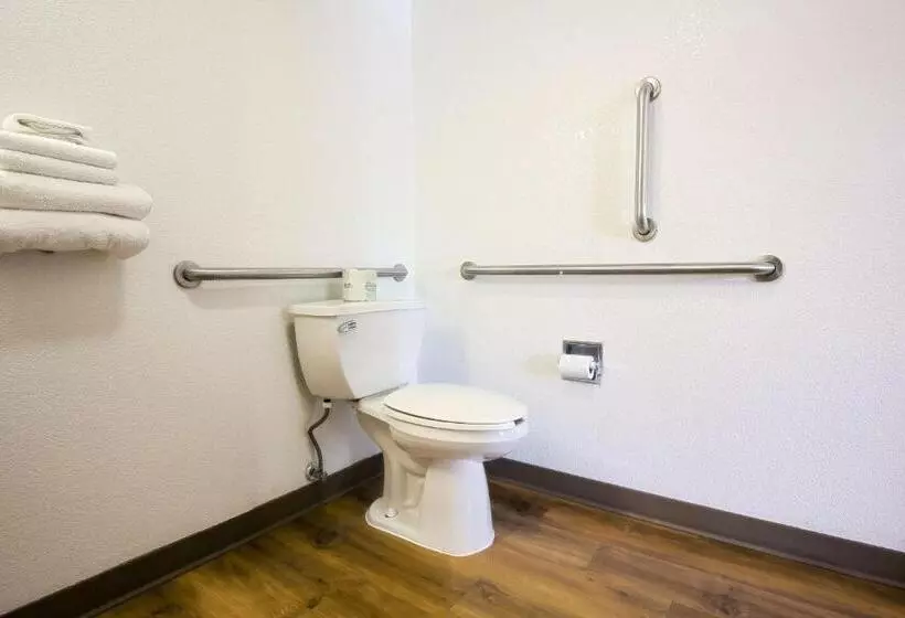 身障者適用キングサイズベッドルーム, Motel 6 East Brunswick, Nj