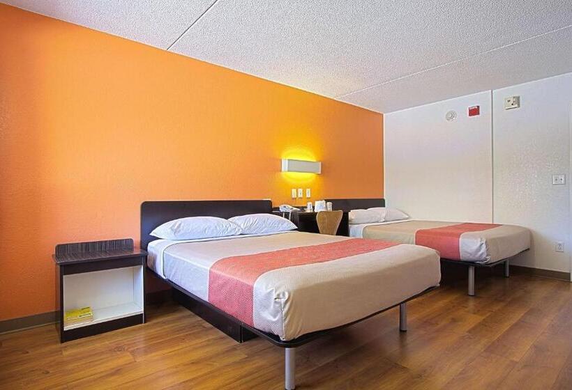 غرفة قياسية لذوى الاحتياجات الخاصة, Motel 6 East Brunswick, Nj