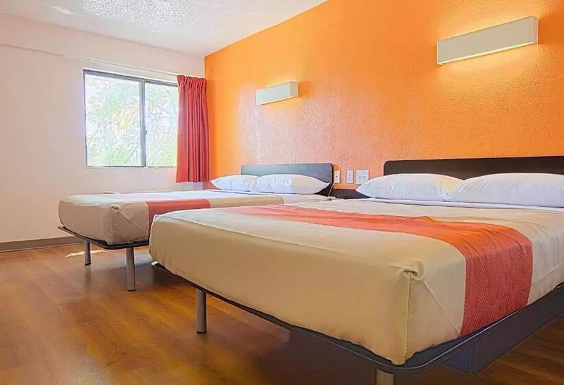 スタンダードルーム, Motel 6 East Brunswick, Nj