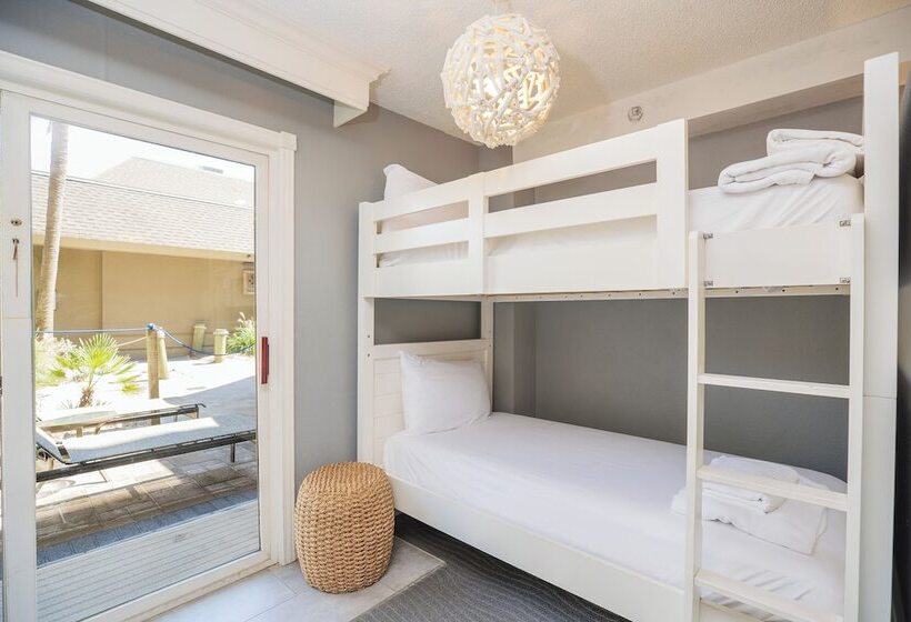 Junior Suite King Size Bed, Beach House Resort Hilton Head Island