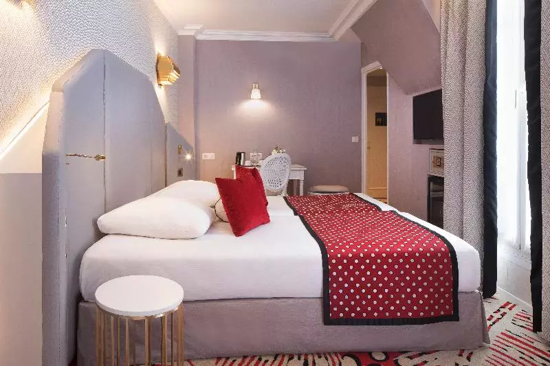 Deluxe Room King Size Bed
