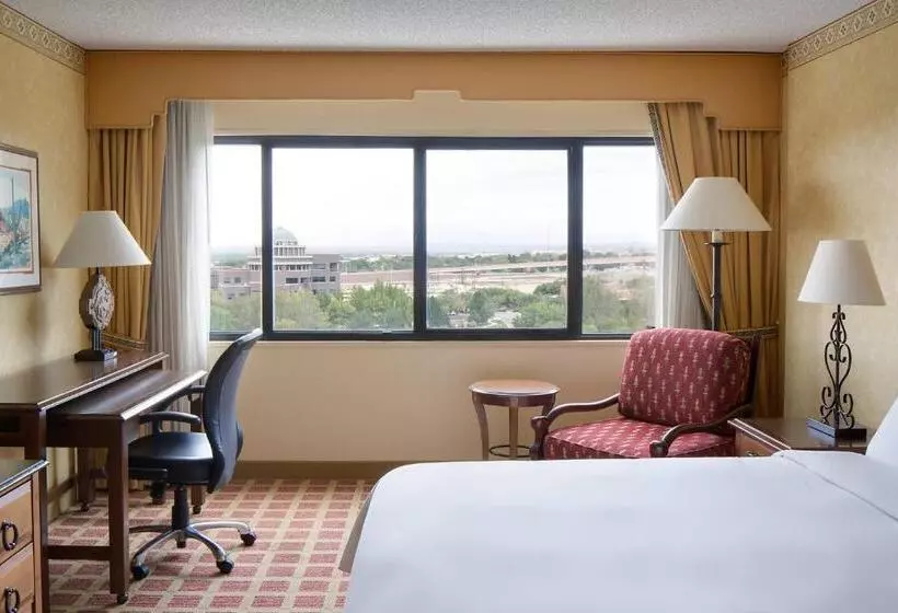 キングサイズベッドのスタンダードルーム, Albuquerque Marriott Pyramid North