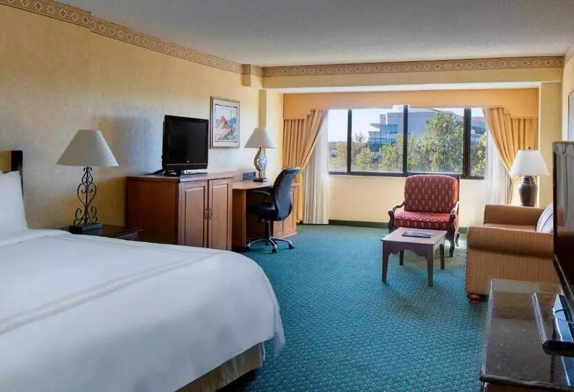 キングサイズベッドのスイートルーム, Albuquerque Marriott Pyramid North