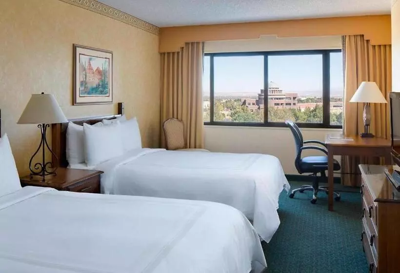 ２ダブルベッドのスタンダードルーム, Albuquerque Marriott Pyramid North