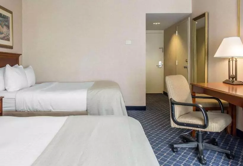 اتاق استاندارد, Clarion Hotel & Conference Center