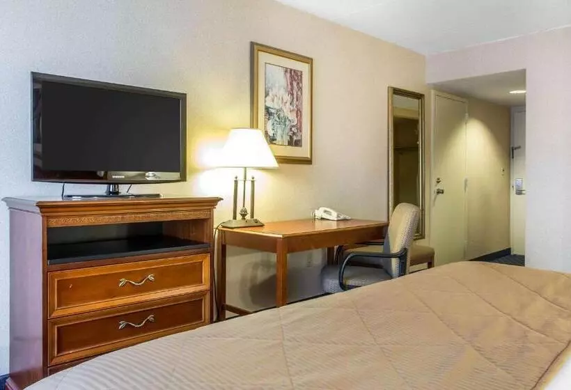 اتاق استاندارد برای معلولان, Clarion Hotel & Conference Center