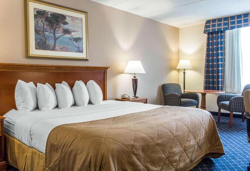 سوئیت برای معلولان, Clarion Hotel & Conference Center