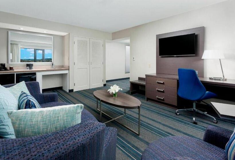 스위트 킹사이즈 침대, Courtyard By Marriott Boston Cambridge