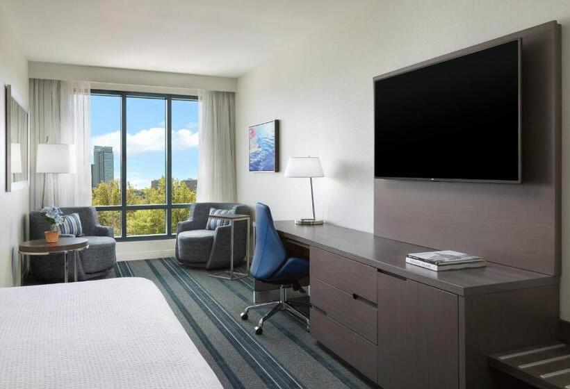 キングサイズベッドのデラックスルーム, Courtyard By Marriott Boston Cambridge