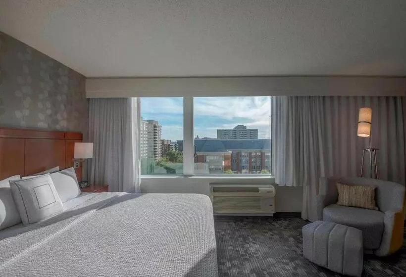 キングサイズベッドのスタンダードルーム, Courtyard By Marriott Bethesda Chevy Chase