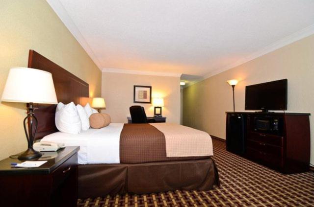 标准间, Days Inn & Suites By Wyndham Johnson City