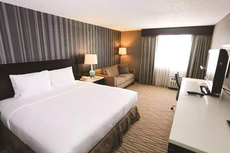 キングサイズベッドのスタンダードルーム, Wyndham Garden Westlake