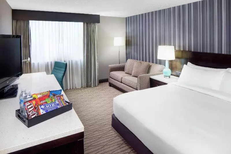 キングサイズベッドのスタンダードルーム, Wyndham Garden Westlake