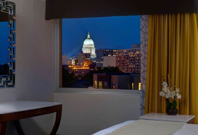 디럭스 룸, Doubletree By Hilton Madison Downtown