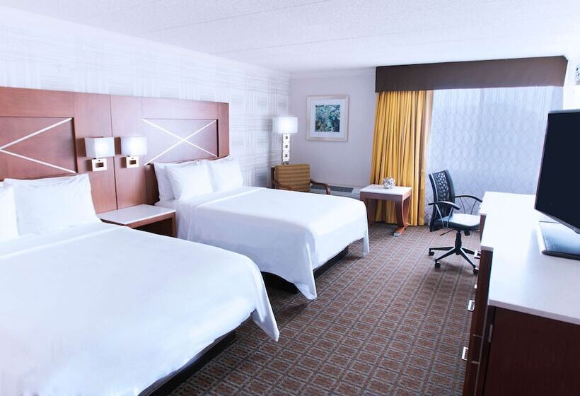 Номер Deluxe, Doubletree By Hilton Madison Downtown