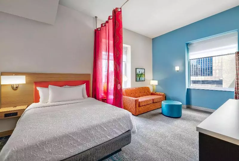 اتاق استاندارد با تخت بزرگ, Hampton Inn & Suites Alexandria Old Town Area South