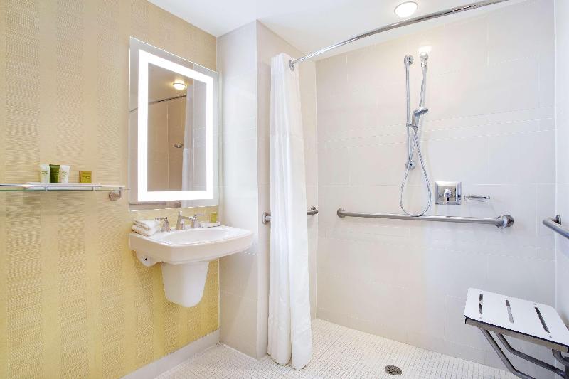 غرفة قياسية سرير كينج, Hilton Tampa Downtown