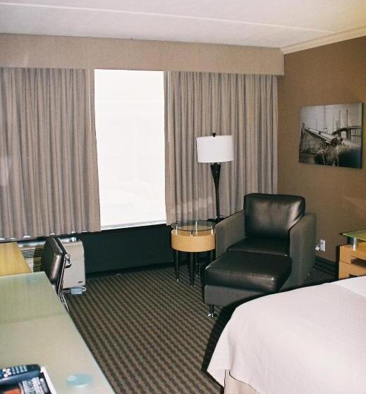 스위트 킹사이즈 침대, Holiday Inn Port Arthur   Park Central, An Ihg