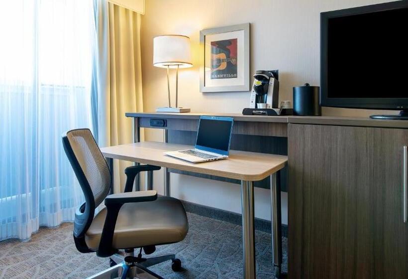 اتاق استاندارد با تخت بزرگ, Holiday Inn Nashville Vanderbilt, An Ihg