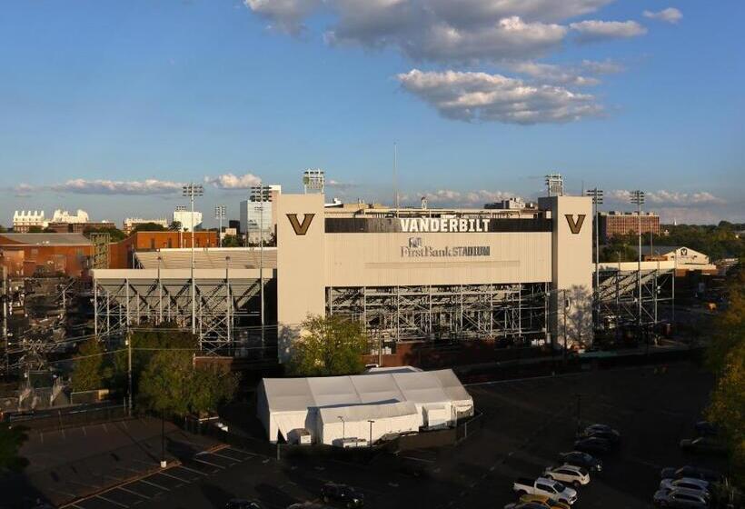 اتاق استاندارد با تخت بزرگ, Holiday Inn Nashville Vanderbilt, An Ihg