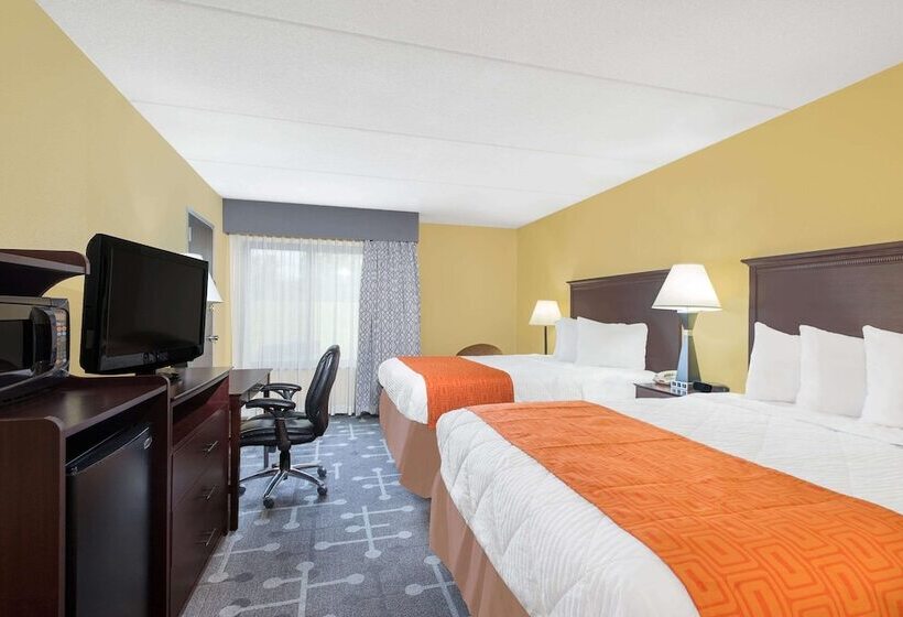 带2个双人床的标准工作室, Howard Johnson By Wyndham Saugerties