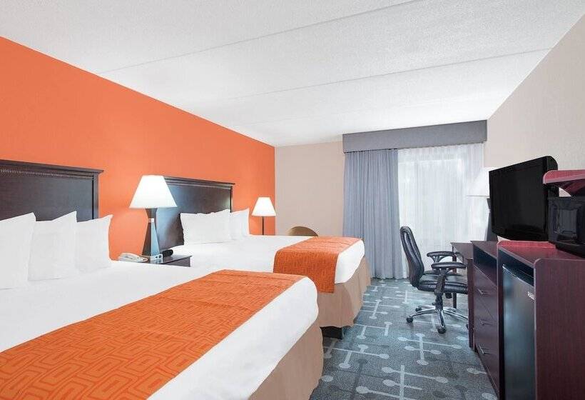 带2个双人床的标准工作室, Howard Johnson By Wyndham Saugerties